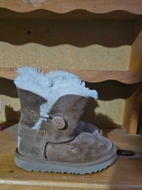 Toddler Uggs